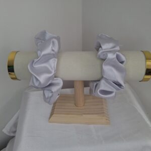 Scrunchie de Satín Plateado