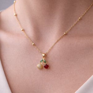 Cadena Balín Dorada con Dije Cereza